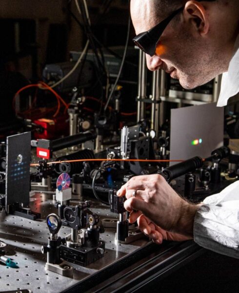 Metasurfaces for ultra-fast light switching and sensor technology